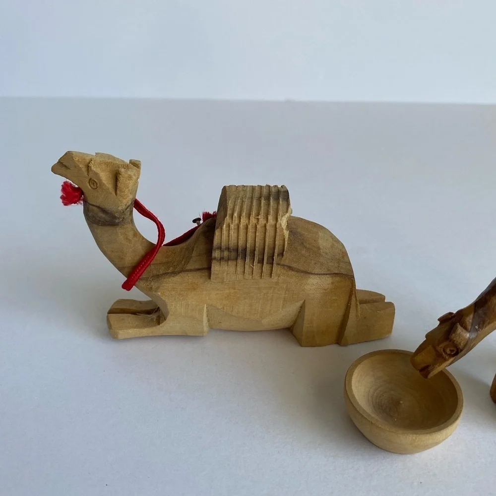 Set Of 2 Wooden Carved Camels With Drinking Bowl Small‎ Miniatures Nativity